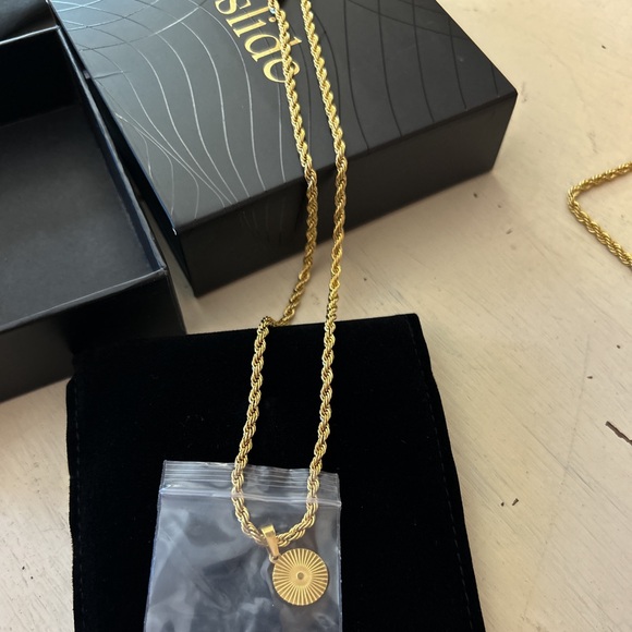 Necklace - Picture 7 of 16